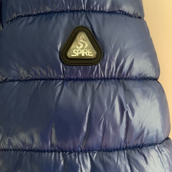 MOVING SALE 🎊 Puffy coat worn once zip up one flaw ink marks see all pictures - Picture 6 of 8